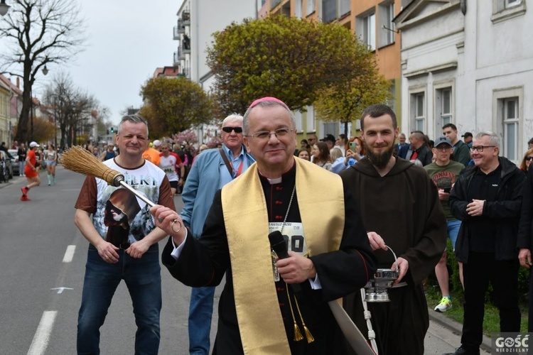 To już dziesiąta edycja Biegu do Pustego Grobu