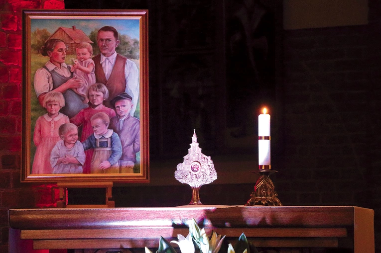 Peregrynacji będzie towarzyszyć hasło: „Rodzina drogą  do świętości”.