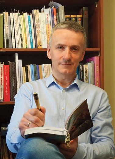 Andrzej Chodacki nie tylko stawia diagnozy, ale i modli się za swoich pacjentów oraz walczy o nich.