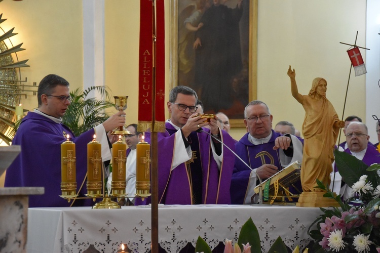 Przasnysz. Pogrzeb o. Władysława Zyśka CP