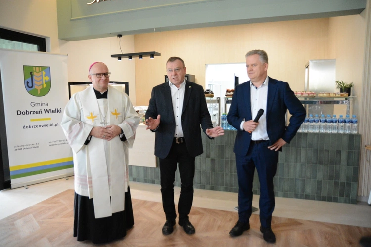 Poświęcenie gminnej stołówki w Dobrzeniu Wielkim