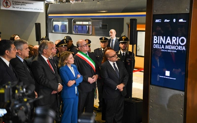 Rzym. Peron Pamięci tych, którzy odjechali do Birkenau