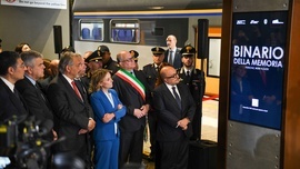 Rzym. Peron Pamięci tych, którzy odjechali do Birkenau