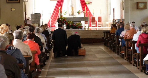 Ekspiacja za profanację krzyża