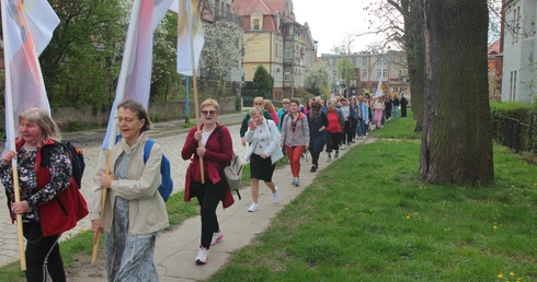 Pielgrzymka kobiet do Osłej