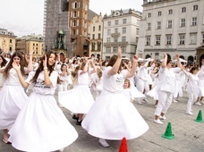 Dzięki Golgocie możemy żyć. 13. Róża dla Jezusa Miłosiernego