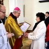 Odznaczenie wręczył biskup ordynariusz.