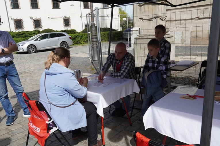 Brzeg. SpoKREWnieni z Miłosierdziem