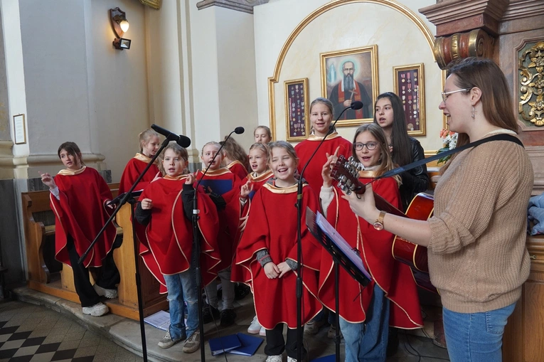 Brzeg. SpoKREWnieni z Miłosierdziem