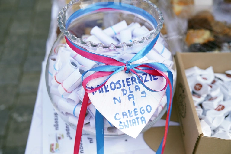 Brzeg. SpoKREWnieni z Miłosierdziem