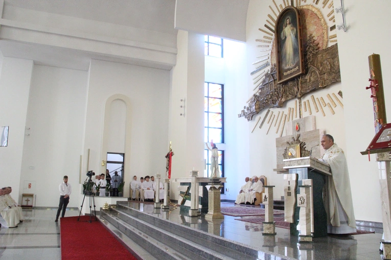 Stary Sącz. Dedykacja kościoła pw. Bożego Miłosierdzia