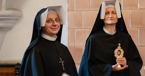 Więcej Faustyny w Warszawie