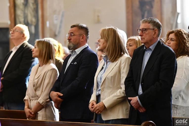 Człowiek Człowiekowi A.D. 2024