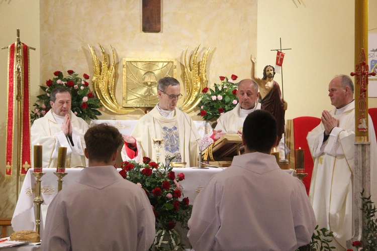 Bierzmowanie w Dębicy-Latoszynie 2024