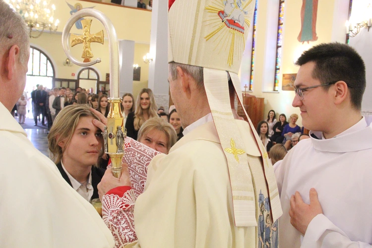 Bierzmowanie w Dębicy-Latoszynie 2024