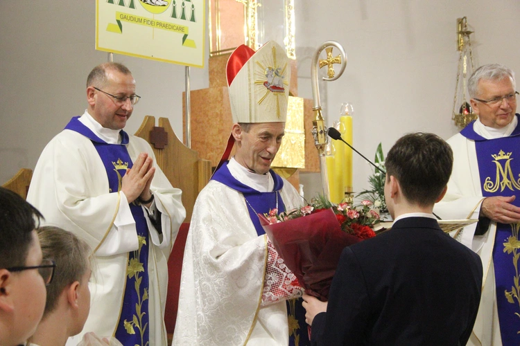 Bierzmowanie u Matki Bożej Anielskiej w Dębicy