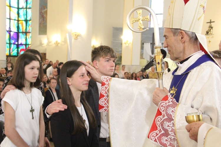 Bierzmowanie u Matki Bożej Anielskiej w Dębicy