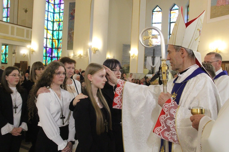 Bierzmowanie u Matki Bożej Anielskiej w Dębicy