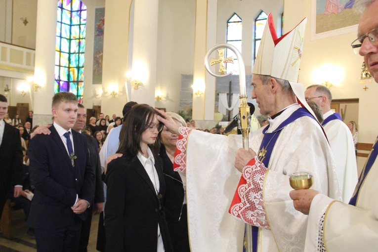 Bierzmowanie u Matki Bożej Anielskiej w Dębicy