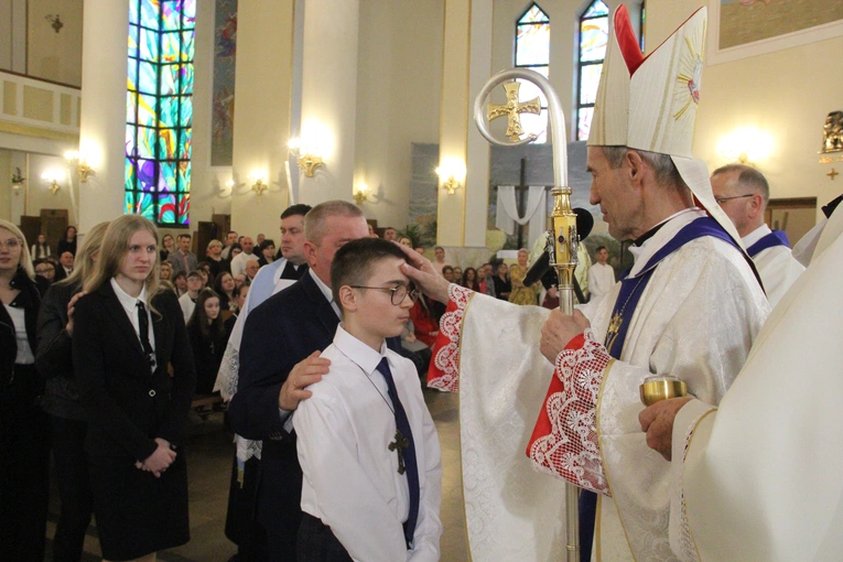 Bierzmowanie u Matki Bożej Anielskiej w Dębicy