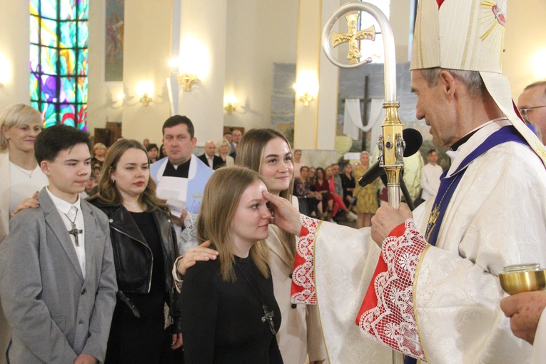 Bierzmowanie u Matki Bożej Anielskiej w Dębicy