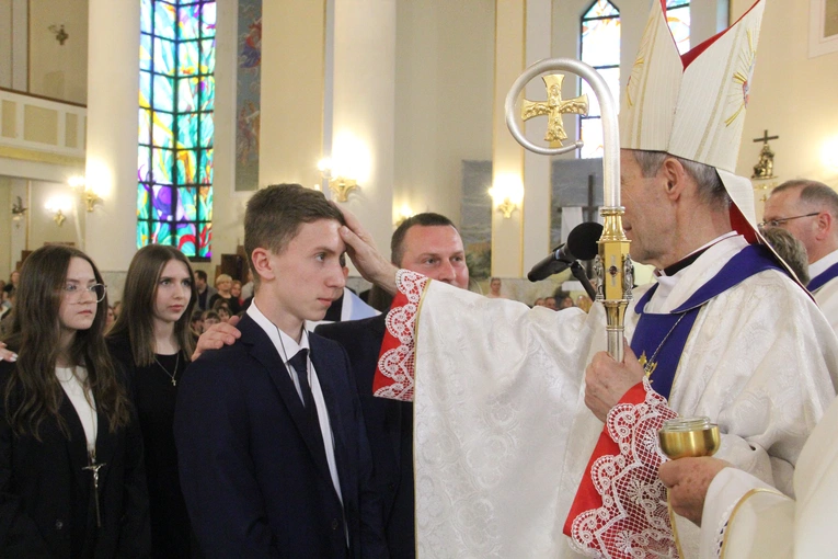 Bierzmowanie u Matki Bożej Anielskiej w Dębicy