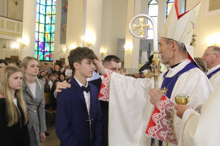 Bierzmowanie u Matki Bożej Anielskiej w Dębicy