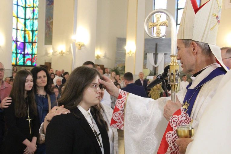 Bierzmowanie u Matki Bożej Anielskiej w Dębicy