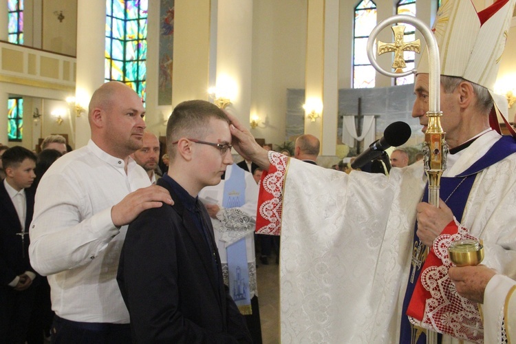 Bierzmowanie u Matki Bożej Anielskiej w Dębicy