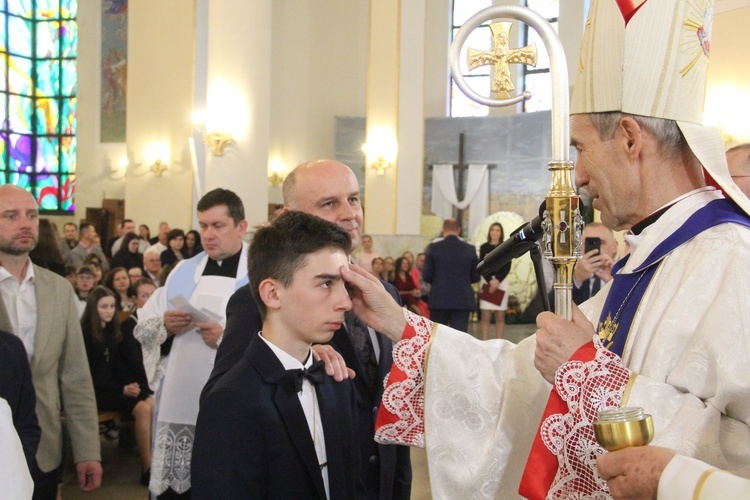 Bierzmowanie u Matki Bożej Anielskiej w Dębicy