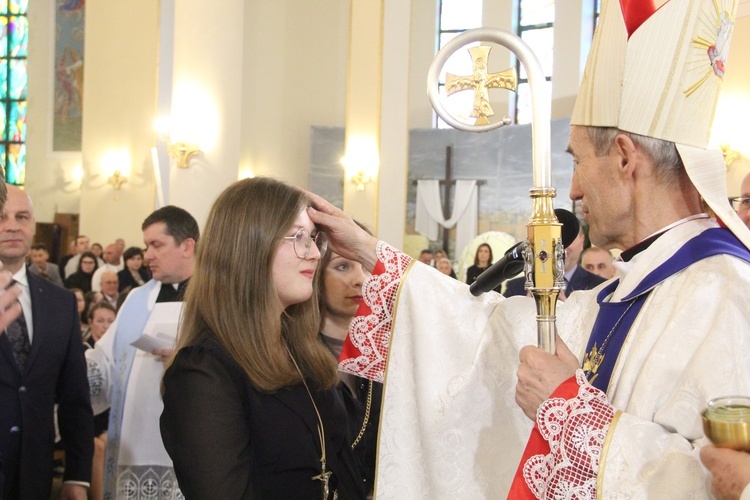 Bierzmowanie u Matki Bożej Anielskiej w Dębicy