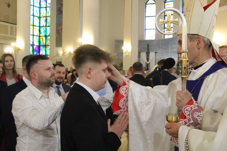 Bierzmowanie u Matki Bożej Anielskiej w Dębicy