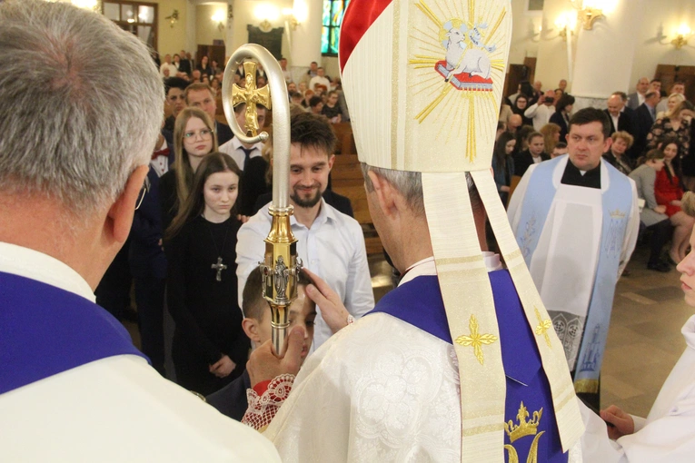 Bierzmowanie u Matki Bożej Anielskiej w Dębicy