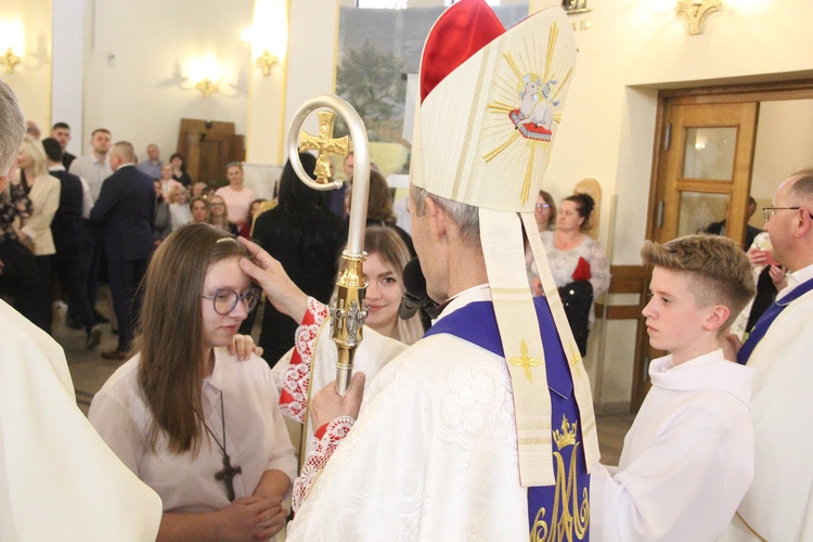 Bierzmowanie u Matki Bożej Anielskiej w Dębicy