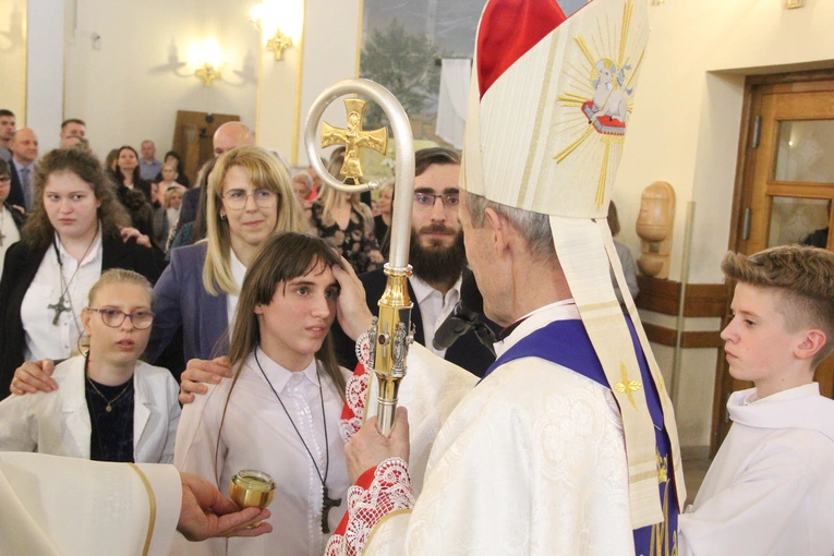 Bierzmowanie u Matki Bożej Anielskiej w Dębicy