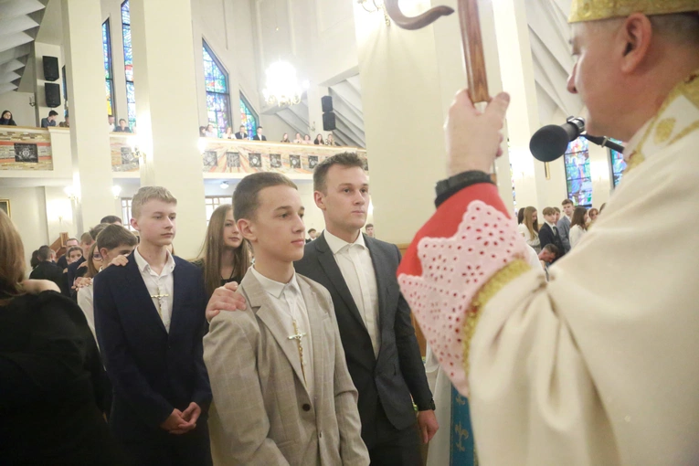 Bierzmowanie w parafii pw. św. Jana Nepomucena w Bochni