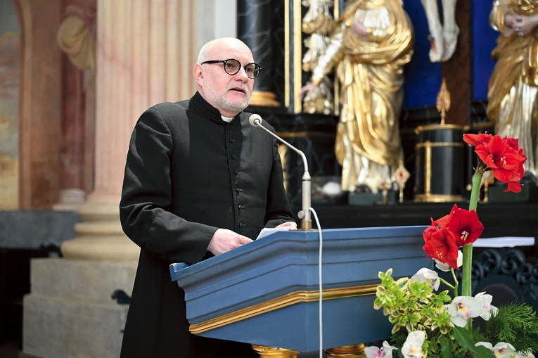 Ks. Andrzej Draguła w czasie jednej ze swoich konferencji.