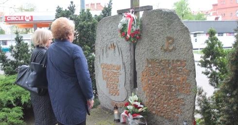 Uczcili ofiary Katynia i Smoleńska