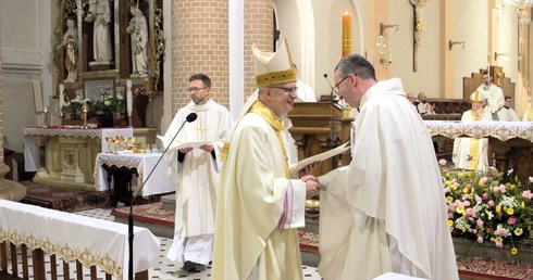 17 księży otrzymało tytuły honorowe