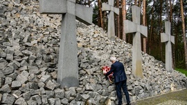 W Bykowni pod Kijowem oddano hołd ofiarom zbrodni katyńskiej