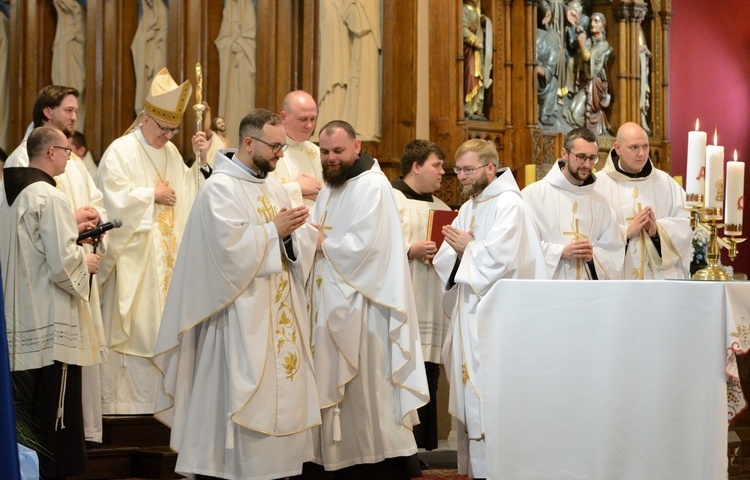 Święcenia kapłańskie u franciszkanów