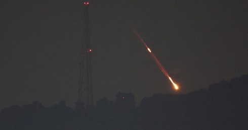 Niebo nad północnm Izraelem w noc irańskiego ataku
