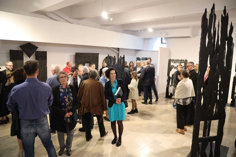 Prace prof. Wincentego Kućmy na wystawie w Sandomierzu