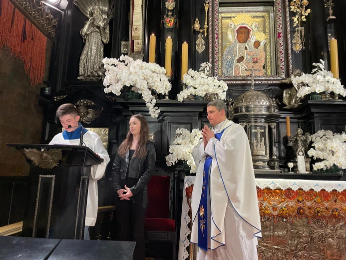 Maturzyści z Limanowej na Jasnej Górze