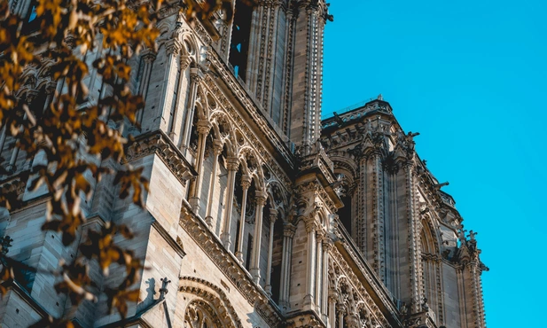 W Paryżu trwają prace nad wyborem nowych witraży do katedry Notre-Dame