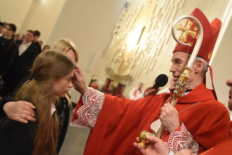 Bierzmowanie w parafii Ducha Świętego w Mielcu 2024