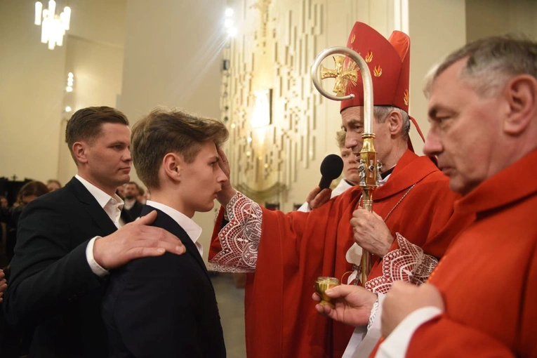 Bierzmowanie w parafii Ducha Świętego w Mielcu 2024