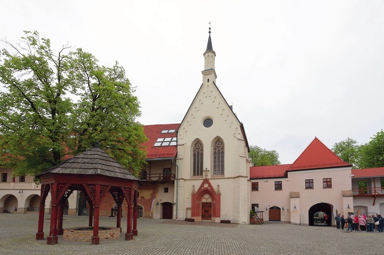 Gotycka kaplica zamkowa św. Tomasza Becketa.