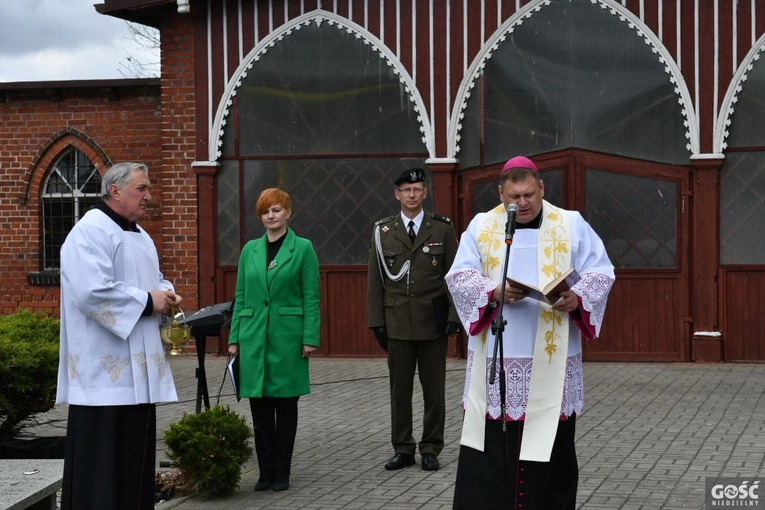 W Niegosławicach odsłonięto Pomnik Życia