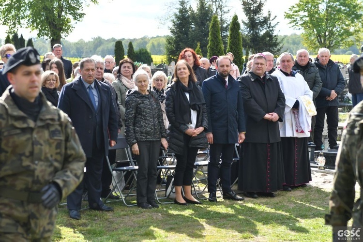 W Niegosławicach odsłonięto Pomnik Życia